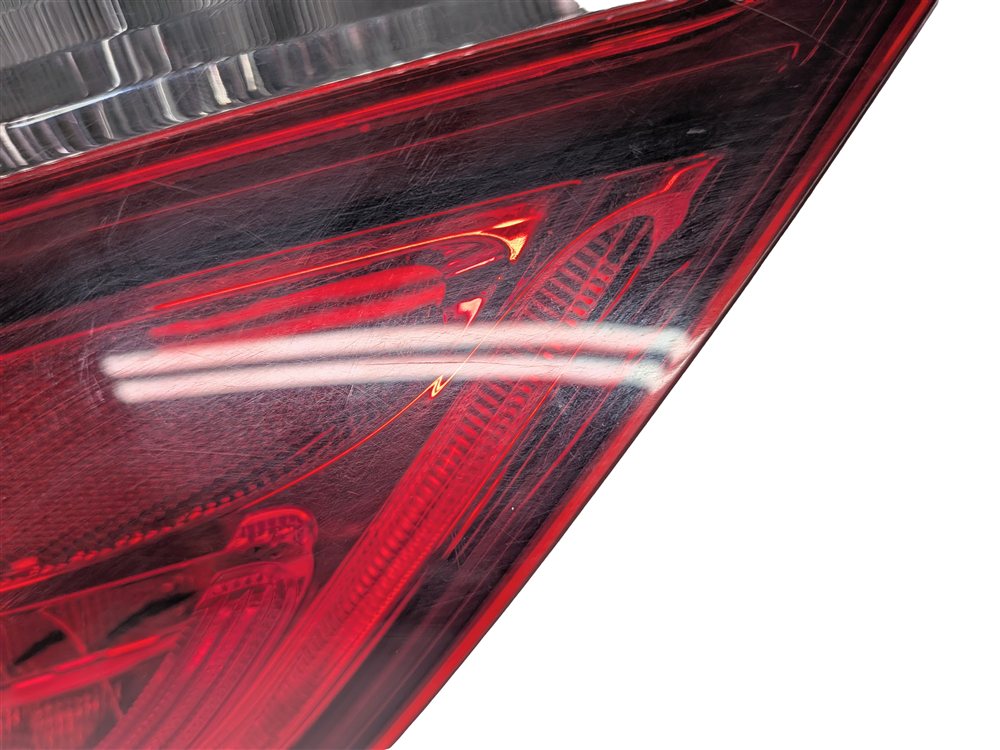 Thumbnail 6: 15-17 MERCEDES C-CLASS (W205) REAR RIGHT INCANDESCENT TAILLIGHT BRAKE LIGHT LAMP