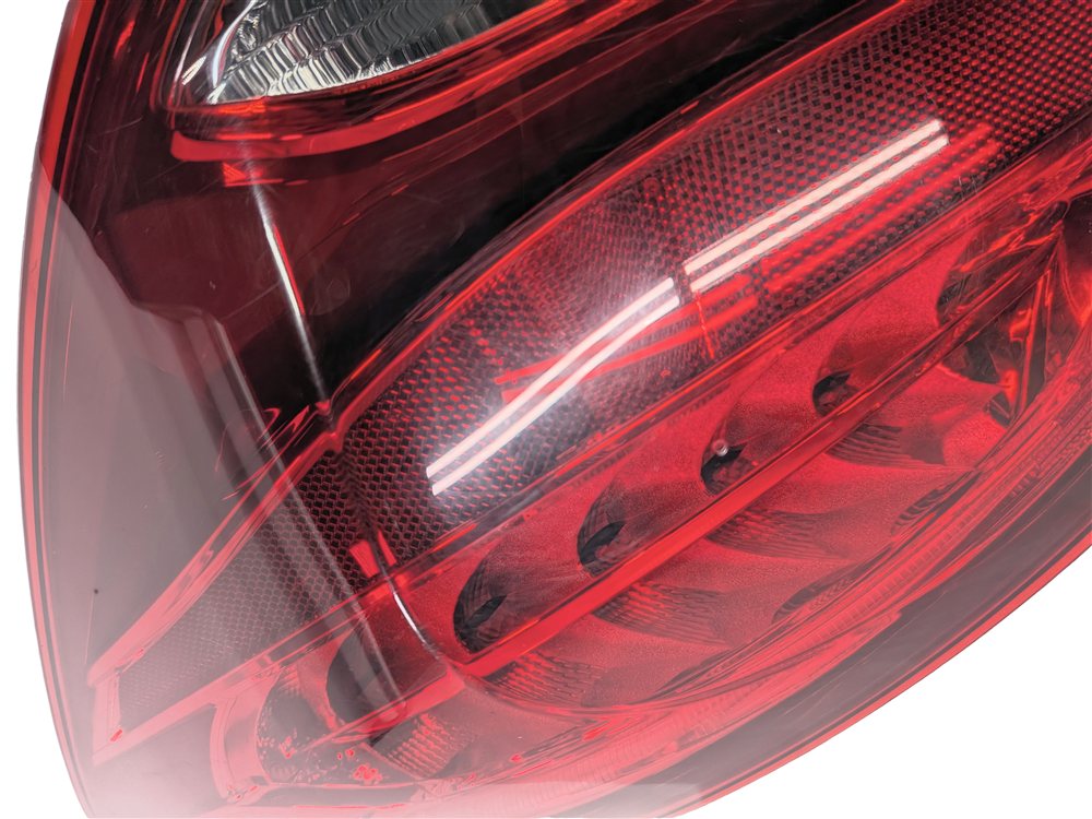 Thumbnail 8: 15-17 MERCEDES C-CLASS (W205) REAR RIGHT INCANDESCENT TAILLIGHT BRAKE LIGHT LAMP