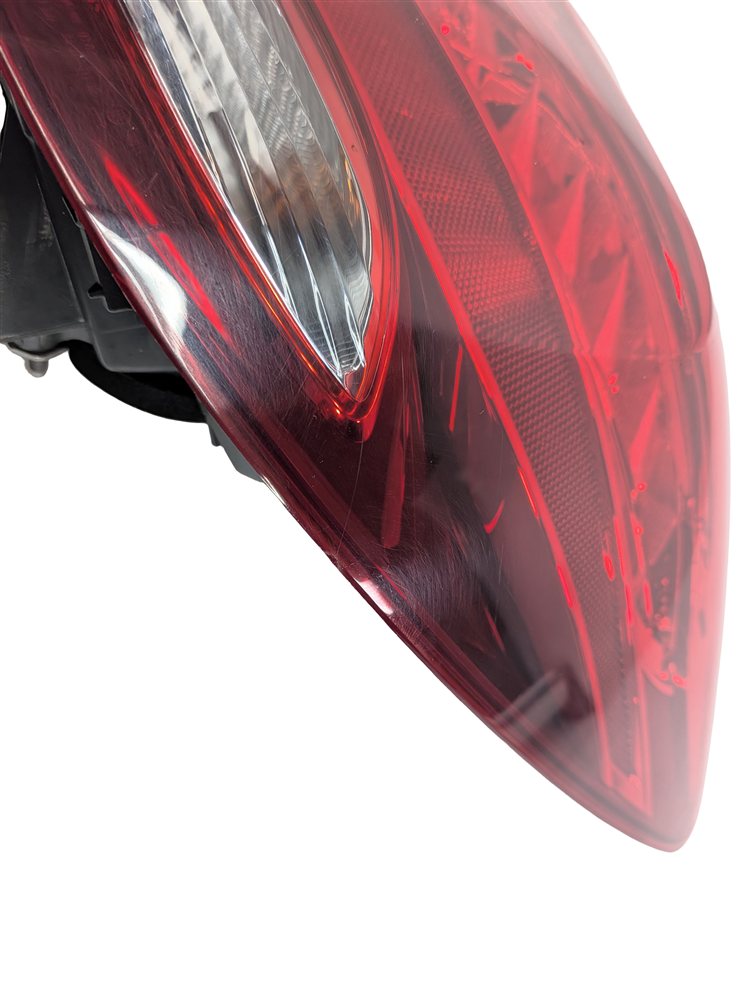 Thumbnail 9: 15-17 MERCEDES C-CLASS (W205) REAR RIGHT INCANDESCENT TAILLIGHT BRAKE LIGHT LAMP
