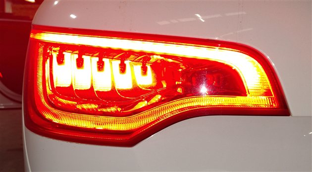 Thumbnail 2: 2010-2015 AUDI Q7 (4L) REAR LEFT DRIVER TAILLIGHT BRAKE LIGHT LAMP (LED)