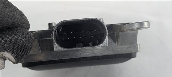 Thumbnail 4: 2013-2020 AUDI Q7 (4L 4M) REAR RIGHT LANE DEPARTURE BLIND SPOT MODULE (MASTER)