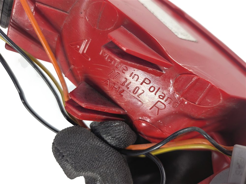 Thumbnail 7: 2007-2015 AUDI Q7 (4L) REAR RIGHT PASSENGER BUMPER LOWER TAILLIGHT LIGHT LAMP