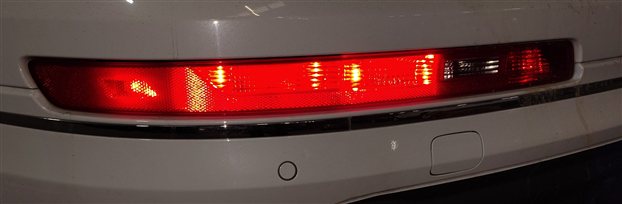 Thumbnail 2: 2007-2015 AUDI Q7 (4L) REAR LEFT DRIVER BUMPER LOWER TAILLIGHT LIGHT LAMP