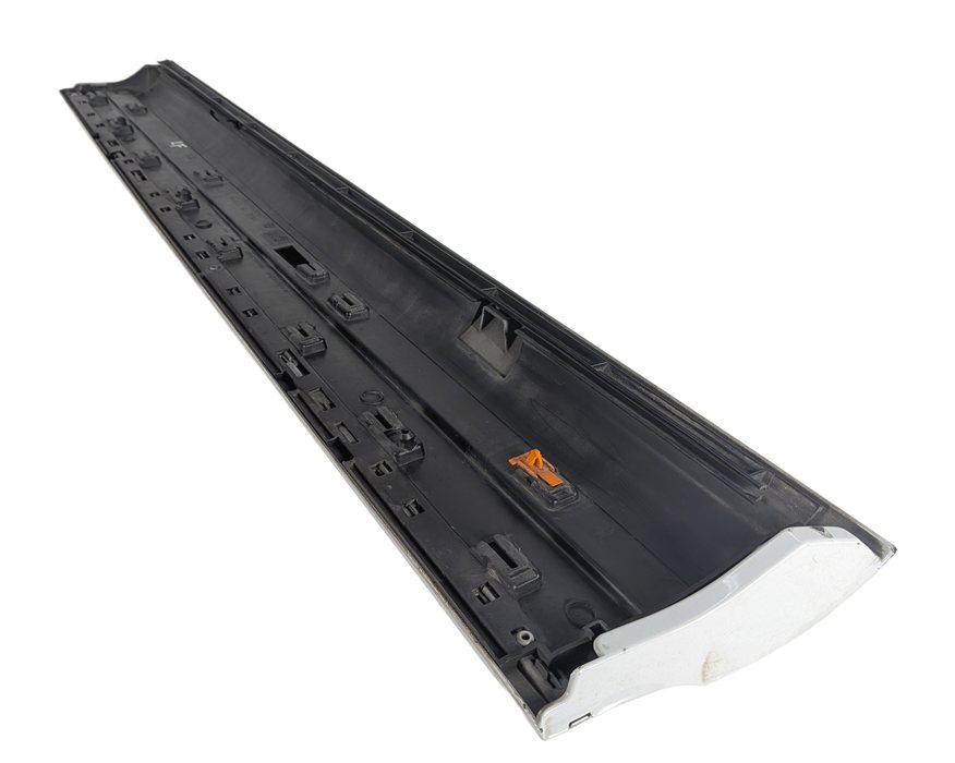 Thumbnail 4: 10-15 AUDI Q7 FRONT LEFT DRIVER LOWER DOOR TRIM MOULDING (w/out SLINE) (White)