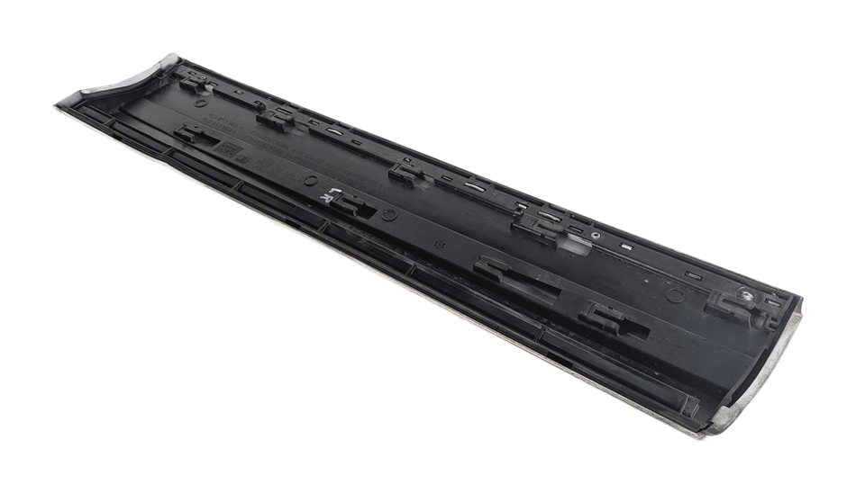 Thumbnail 3: 2010-2015 AUDI Q7 REAR LEFT LOWER DOOR TRIM MOULDING (w/out SLINE) (White)