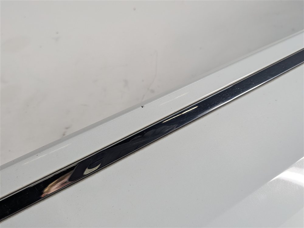 Thumbnail 11: 2010-2015 AUDI Q7 REAR RIGHT LOWER DOOR TRIM MOULDING (w/out SLINE) (White)