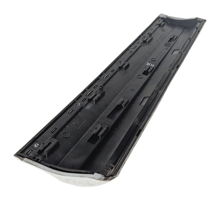 Thumbnail 3: 2010-2015 AUDI Q7 REAR RIGHT LOWER DOOR TRIM MOULDING (w/out SLINE) (White)