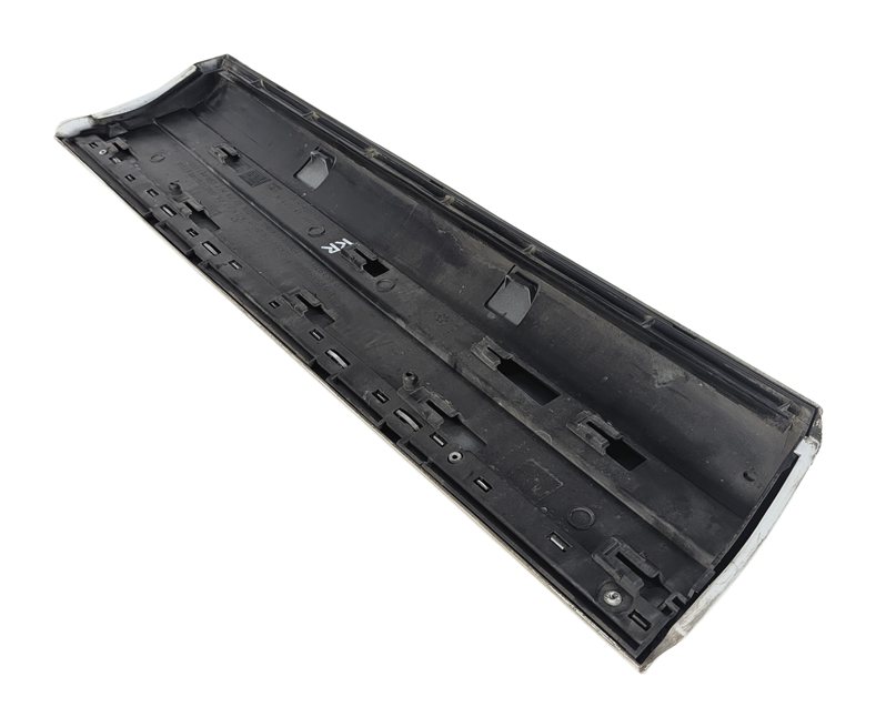 Thumbnail 4: 2010-2015 AUDI Q7 REAR RIGHT LOWER DOOR TRIM MOULDING (w/out SLINE) (White)