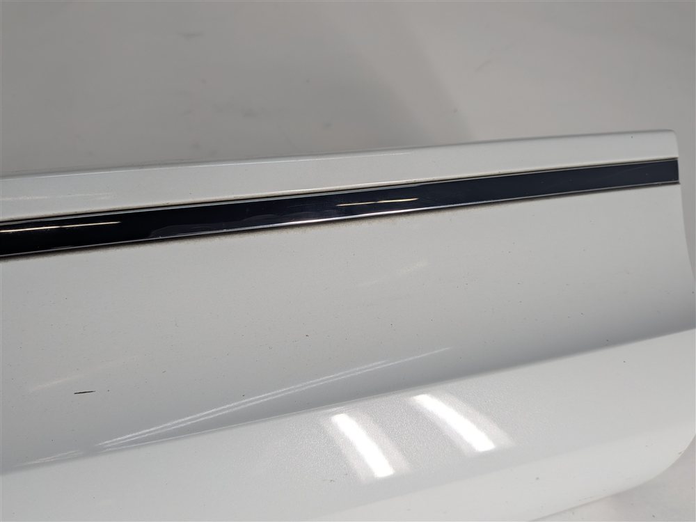 Thumbnail 9: 2010-2015 AUDI Q7 REAR RIGHT LOWER DOOR TRIM MOULDING (w/out SLINE) (White)