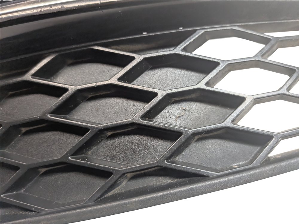 Thumbnail 9: 2013-2016 AUDI Q5 (B8 8R) FRONT RIGHT PASSENGER LOWER BUMPER FOGLIGHT LAMP TRIM
