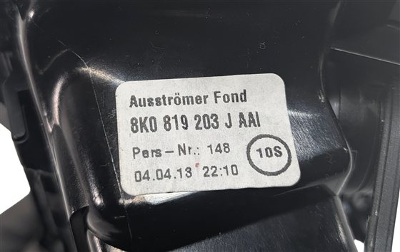 Thumbnail 7: 2013 AUDI Q5 (B8 8R) REAR CENTER DASH HEAT AIR AC VENT (Black)