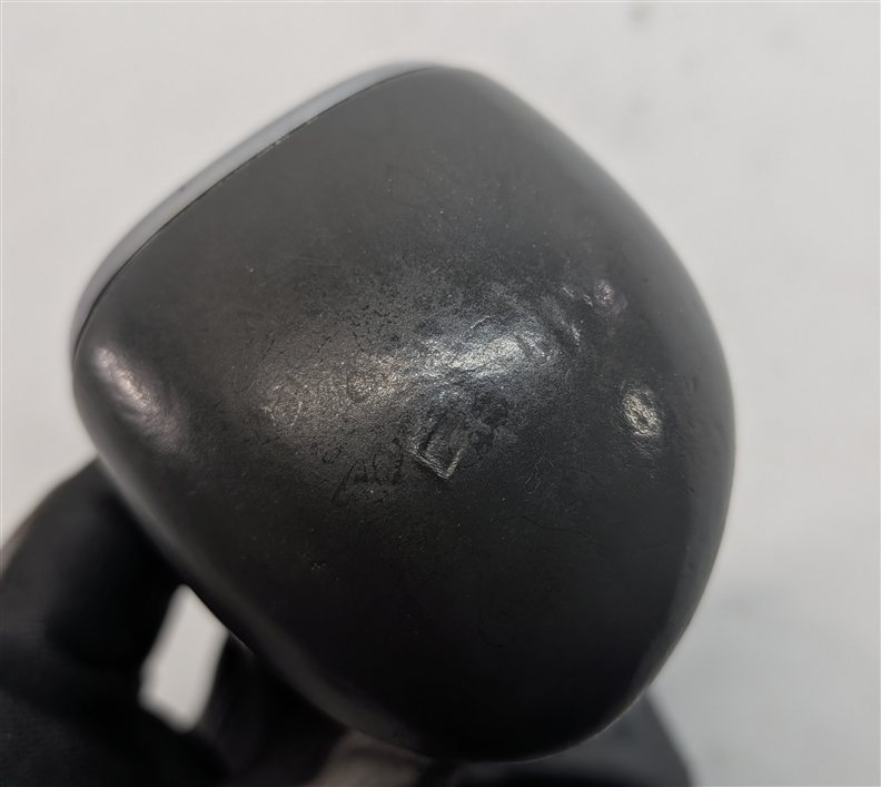 Thumbnail 8: 2013 AUDI Q5 (B8 8R) AUTOMATIC TRANSMISSION SHIFT KNOB w/BOOT BLACK LEATHER