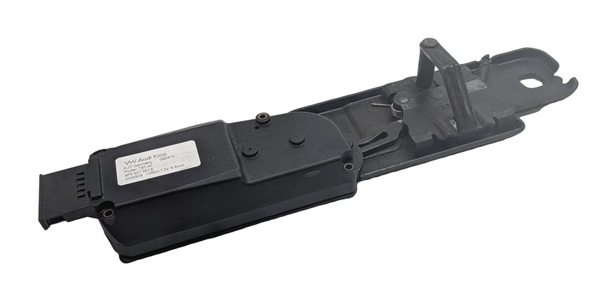 Thumbnail 3: 2013 AUDI Q5 (B8 8R) REAR TRUNK LOWER STRIKER LATCH PLATE w/ACTUATOR LOCK MOTOR