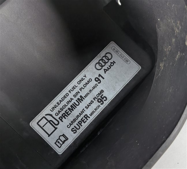 Thumbnail 7: 2009-2017 AUDI Q5 SQ5 (B8 8R) FUEL TANK DOOR LID COVER TRIM & HOUSING (Black)