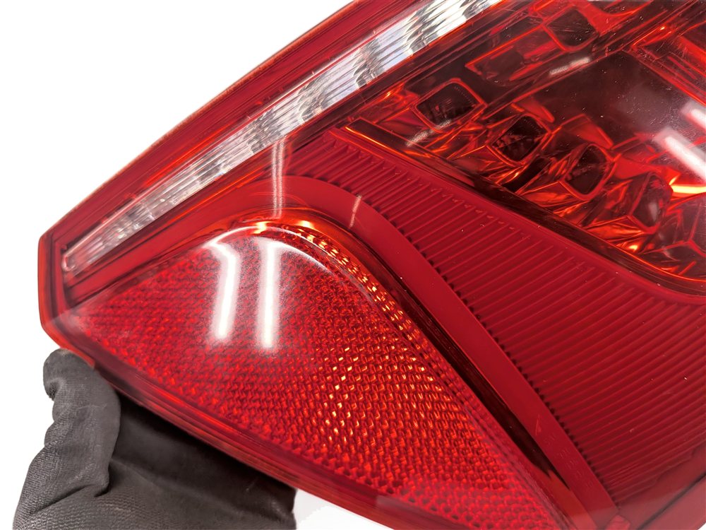 Thumbnail 8: 2009-2012 AUDI Q5 (8R) LEFT DRIVER REAR TRUNK TAILLIGHT BRAKE LIGHT LAMP