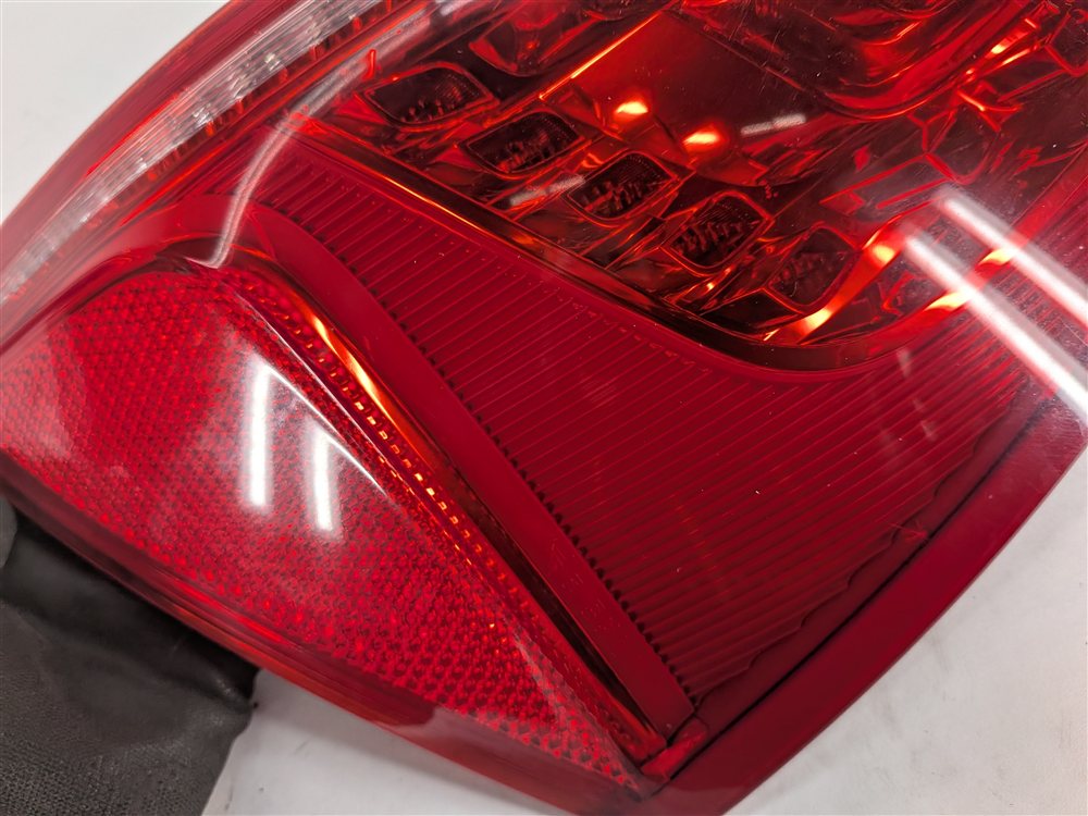 Thumbnail 9: 2009-2012 AUDI Q5 (8R) LEFT DRIVER REAR TRUNK TAILLIGHT BRAKE LIGHT LAMP