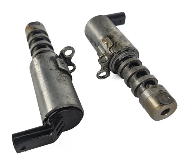 Thumbnail 4: 2011 AUDI Q5 B8 8R 3.2L CALB ENGINE CAMSHAFT ADJUSTER SOLENOID VALVE SET/2