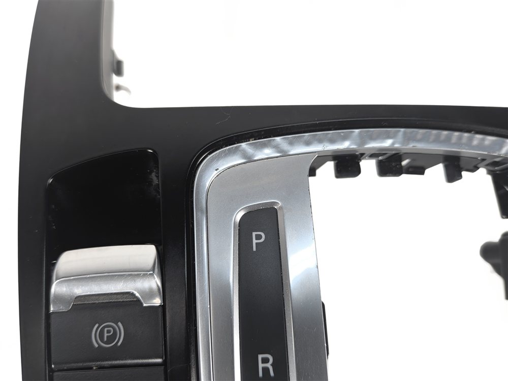 Thumbnail 11: 2011 AUDI Q5 (B8 8R) CENTER CONSOLE AUTOMATIC SHIFT TRIM BEZEL TRACTION SWITCH