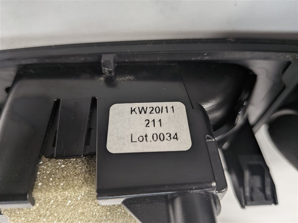 Thumbnail 7: 2011 AUDI Q5 (B8 8R) CENTER CONSOLE AUTOMATIC SHIFT TRIM BEZEL TRACTION SWITCH