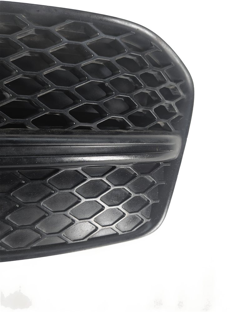 Thumbnail 6: 2009-2012 AUDI Q5 (B8 8R) LEFT FRONT DRIVER FOGLIGHT FOG LIGHT GRILLE TRIM