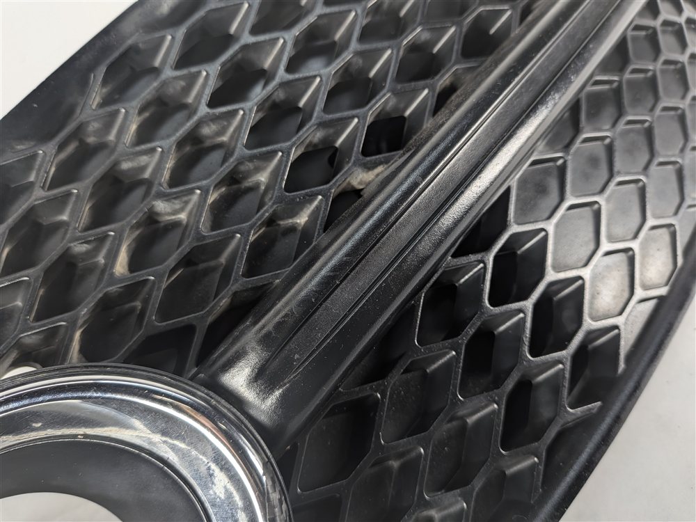 Thumbnail 8: 2009-2012 AUDI Q5 (B8 8R) LEFT FRONT DRIVER FOGLIGHT FOG LIGHT GRILLE TRIM