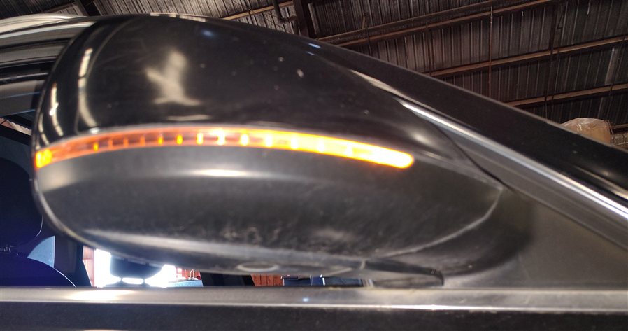 Thumbnail 2: 09-14 AUDI Q5 (8R) RIGHT P-FOLD HEAT AUTODIM MEMORY DOOR MIRROR w/ LIGHT (Black)