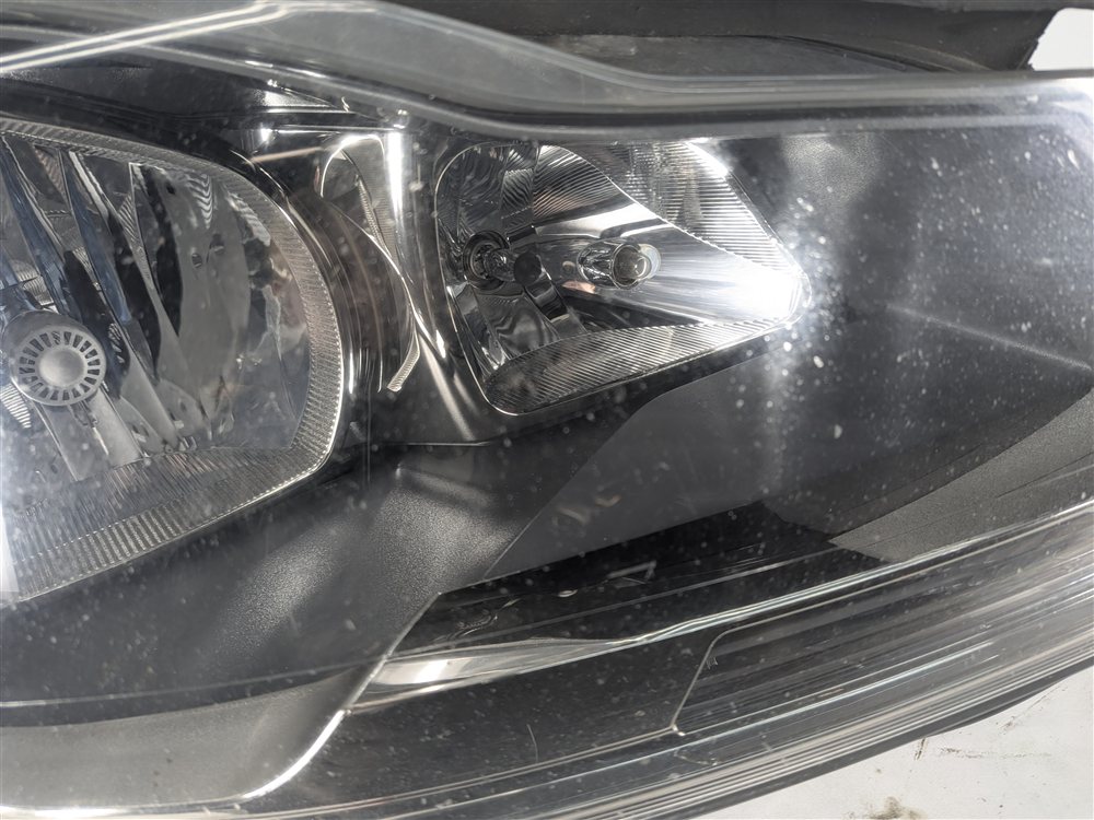 Thumbnail 10: 2012-2015 MERCEDES BENZ C250 C300 C350 (W204) RIGHT PASSENGER HALOGEN HEADLIGHT