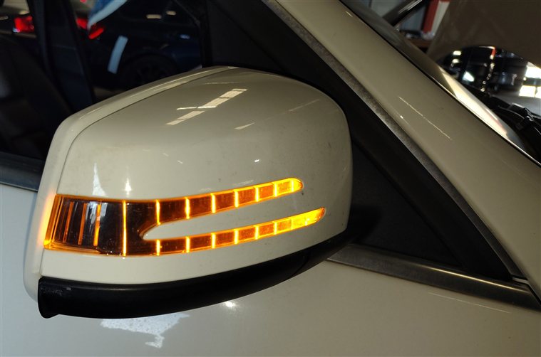 Thumbnail 2: 12-14 MERCEDES C250 C300 C350 (W204) RIGHT HEAT AUTODIM MEM DOOR MIRROR (White)