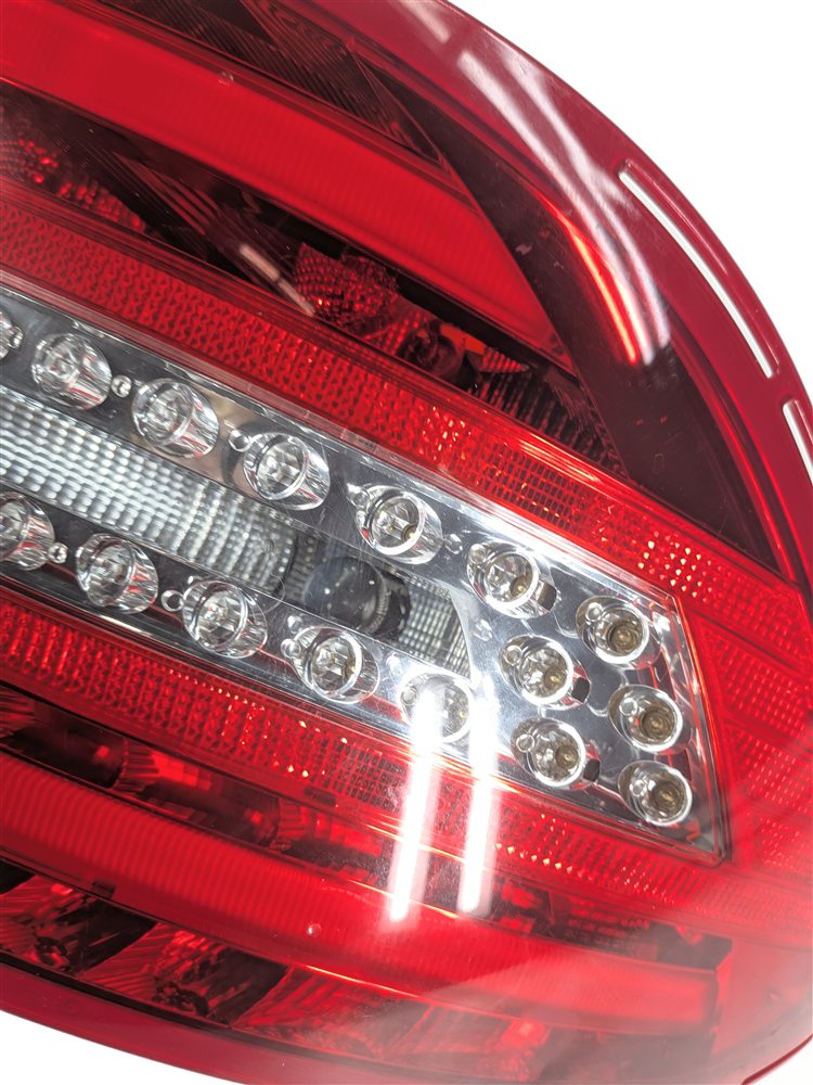 Thumbnail 11: 2012-2015 MERCEDES BENZ C250 C300 C350 (W204) LEFT DRIVER TAILLIGHT BRAKE LIGHT