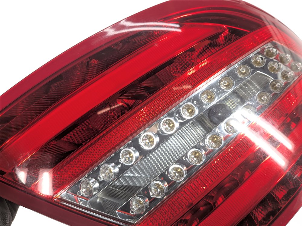 Thumbnail 12: 2012-2015 MERCEDES BENZ C250 C300 C350 (W204) LEFT DRIVER TAILLIGHT BRAKE LIGHT