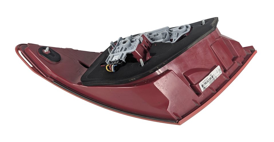 Thumbnail 4: 2012-2015 MERCEDES BENZ C250 C300 C350 (W204) LEFT DRIVER TAILLIGHT BRAKE LIGHT