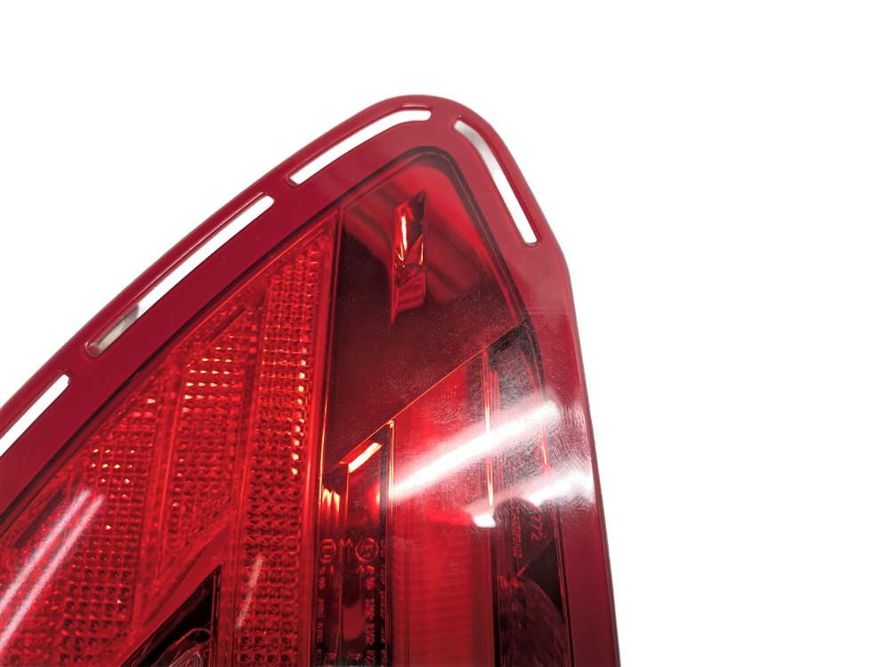 Thumbnail 9: 2012-2015 MERCEDES BENZ C250 C300 C350 (W204) LEFT DRIVER TAILLIGHT BRAKE LIGHT