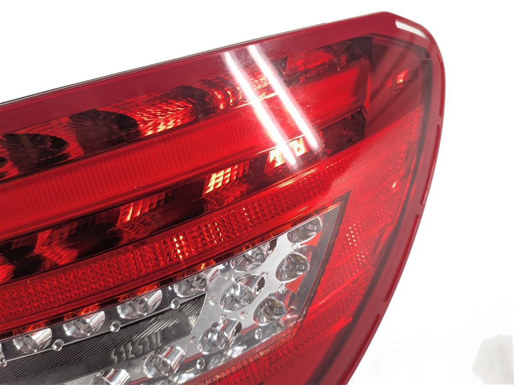 Thumbnail 9: 12-15 MERCEDES BENZ C250 C300 C350 (W204) RIGHT PASSENGER TAILLIGHT BRAKE LIGHT