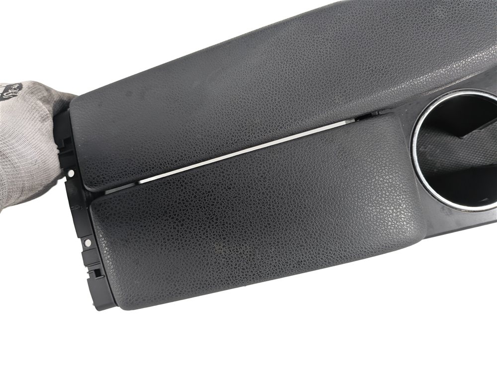 Thumbnail 11: 12-15 MERCEDES BENZ C250 C300 C350 (W204) COUPE / SEDAN CENTER CONSOLE (Black)