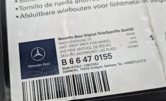Thumbnail 4: 2013 MERCEDES C250 W204 WHEEL TIRE RIM LOCK LUG BOLT NUT SET/4 w/KEY ADAPTER