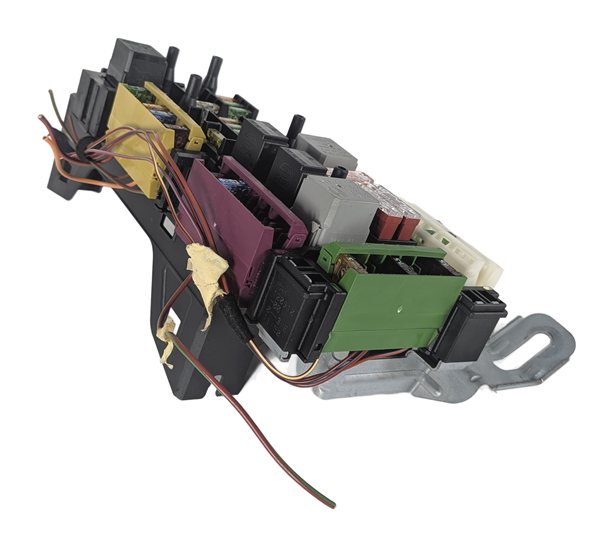 Thumbnail 3: 2013 MERCEDES C250 W204 1.8L FRONT SAM SIGNAL ACQUISITION MODULE FUSE BOX
