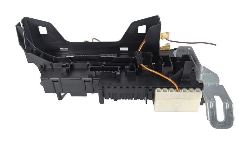 Thumbnail 5: 2013 MERCEDES C250 W204 1.8L FRONT SAM SIGNAL ACQUISITION MODULE FUSE BOX
