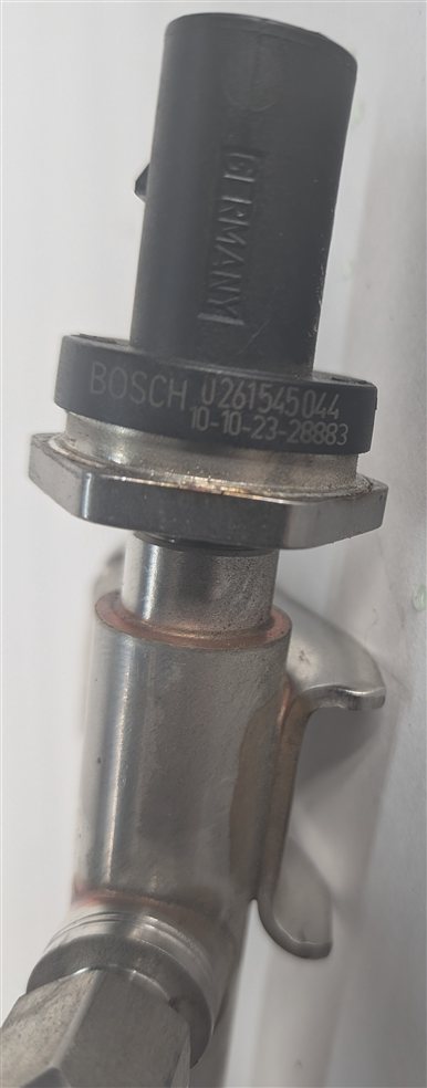 Thumbnail 6: 2011 BMW 535i F10 3.0L N55 ENGINE HIGH PRESSURE FUEL RAIL w/ SENSOR