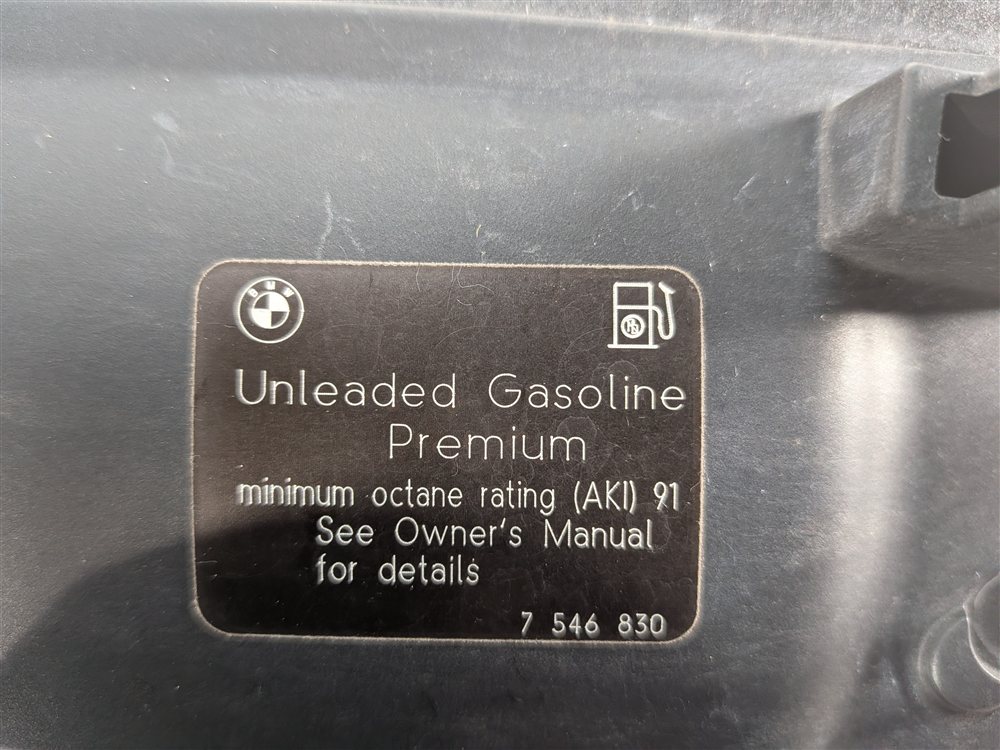 Thumbnail 7: 11-16 BMW 528i 535i 550i M5 (F10) GAS FILLER FUEL TANK DOOR w/HOUSING (Havanna)