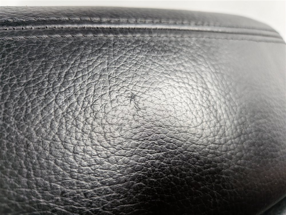 Thumbnail 9: 2011 BMW 528i 535i 550i (F10) FRONT CENTER CONSOLE ARM REST LID (Black)