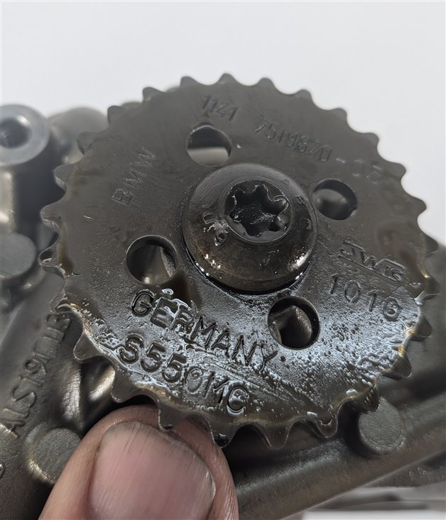 Thumbnail 4: 2011 BMW 535i (F10) 3.0L N55 ENGINE OIL FLUID PUMP