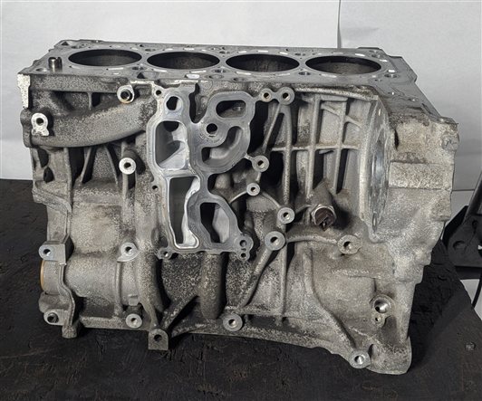 Thumbnail 2: 14-18 BMW 328i X3 (F25 F30) 2.0L MOTOR N47T DIESEL ENGINE BARE CYLINDER BLOCK