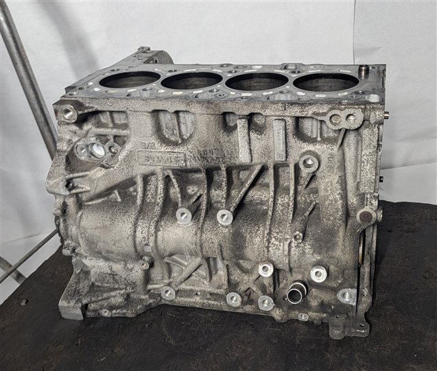 Thumbnail 5: 14-18 BMW 328i X3 (F25 F30) 2.0L MOTOR N47T DIESEL ENGINE BARE CYLINDER BLOCK