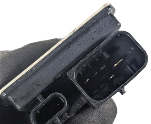 Thumbnail 5: 2014 BMW 328D WAGON F31 2.0L N47T DIESEL ENGINE GLOW PLUG RELAY MODULE