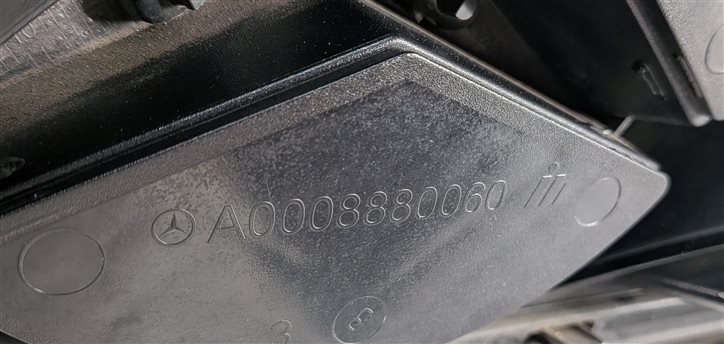 Thumbnail 5: 2012-2015 MERCEDES ML250 ML350 ML400 ML550 (W166) FRONT UPPER CENTER GRILLE TRIM