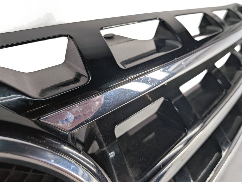 Thumbnail 9: 2012-2015 MERCEDES ML250 ML350 ML400 ML550 (W166) FRONT UPPER CENTER GRILLE TRIM