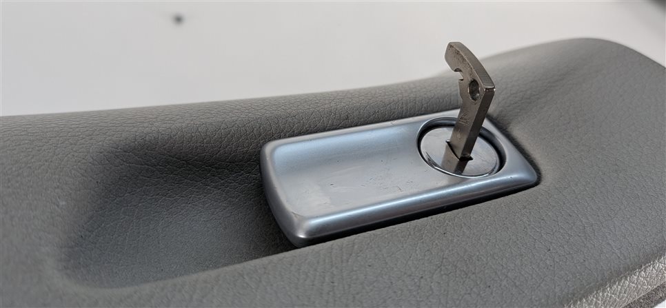 Thumbnail 5: 12-19 MERCEDES GL GLS ML GLE CLASS W166 X166 FRONT GLOVE BOX DOOR (Gray)