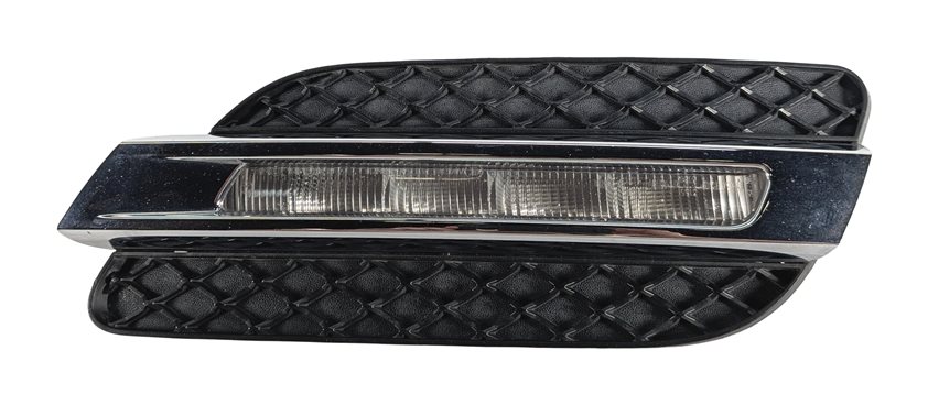 2012 MERCEDES ML (W166) FRONT RIGHT PASSENGER DRL FOGLIGHT LIGHT LAMP w/ TRIM