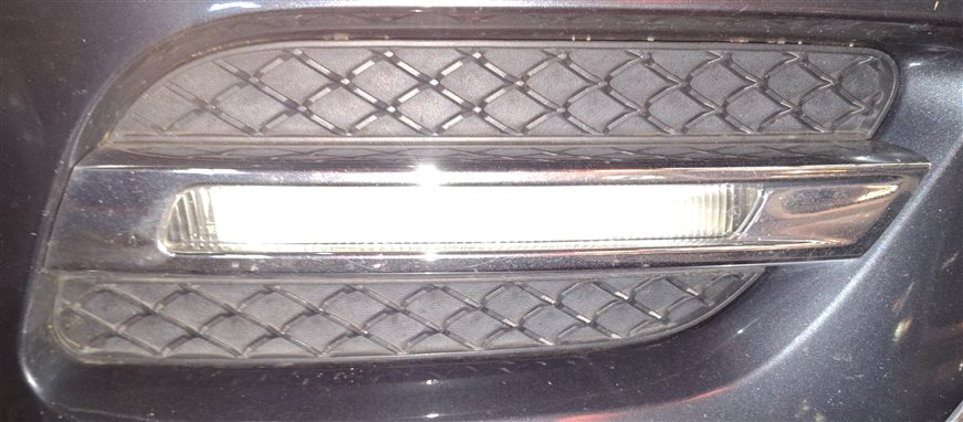 Thumbnail 2: 2012 MERCEDES ML (W166) FRONT RIGHT PASSENGER DRL FOGLIGHT LIGHT LAMP w/ TRIM