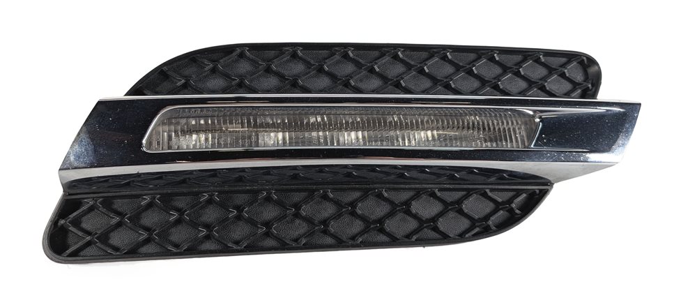 Thumbnail 3: 2012 MERCEDES ML (W166) FRONT RIGHT PASSENGER DRL FOGLIGHT LIGHT LAMP w/ TRIM